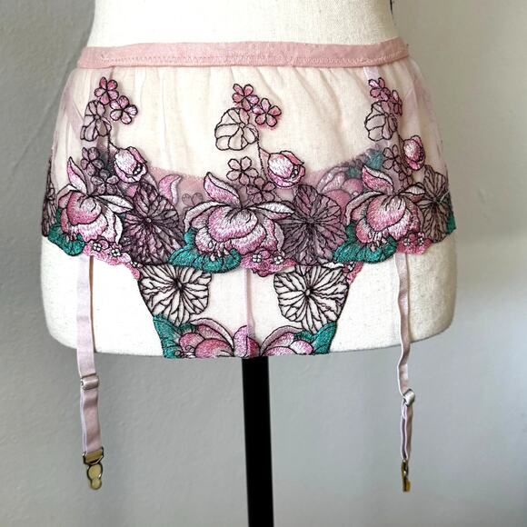 NWOT Pink Lace Floral Embroidery 3 Piece Lingerie Set Womens Sz S Sheer Bralette - Picture 3 of 10